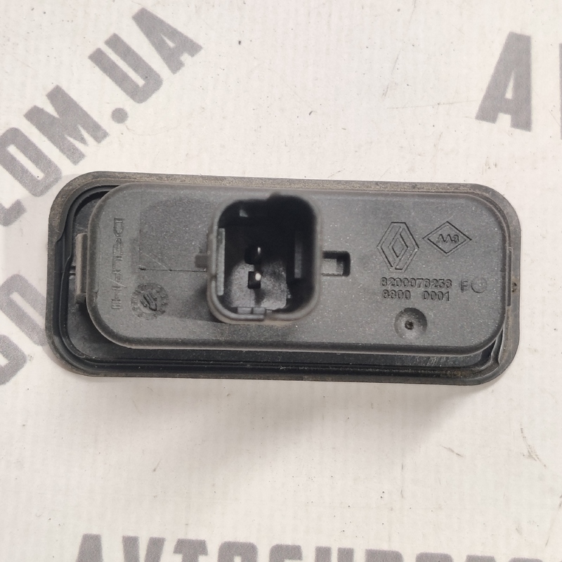 Кнопка відкриття багажника Renault Grand Scenic 3 8200076256