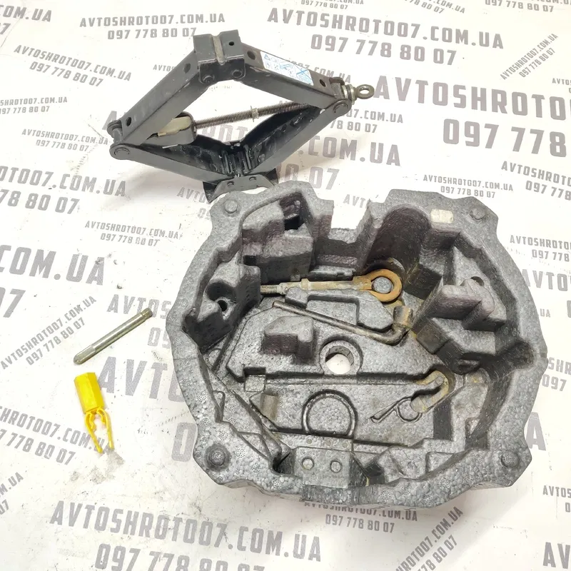 Пінопласт багажника Peugeot 407 (04-11) 2.0 дизель
