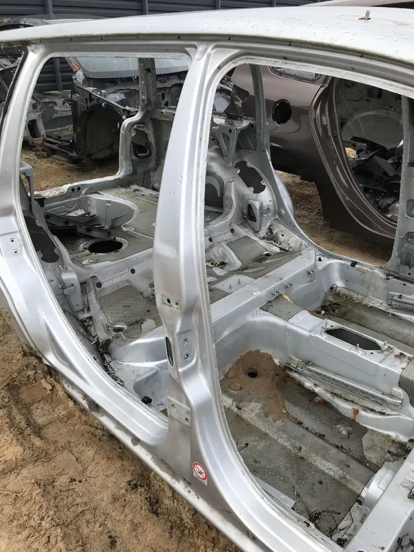 Стійка центральна VW Passat B5+ (00-05) 1.9 дизель права