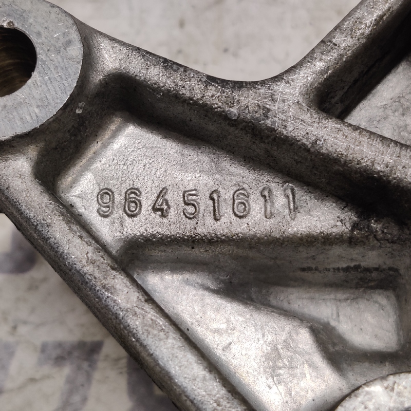 Подушка двигуна права Peugeot 407 (04-11) 2.0D 96451611