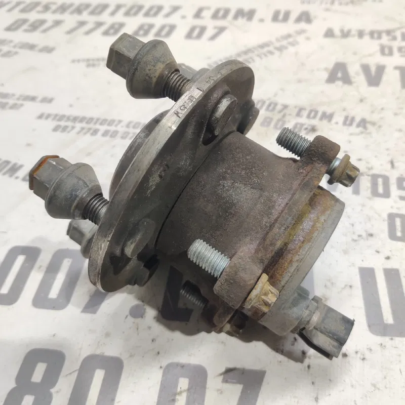 Ступиця задня ліва Ford Focus MK2 (04-11) 1.6 дизель