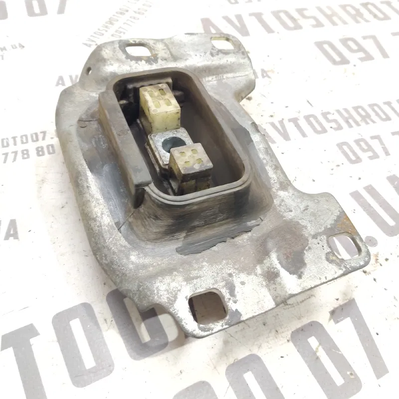 Подушка двигуна ліва Ford Focus MK2 (04-11) 1.6 Дизель
