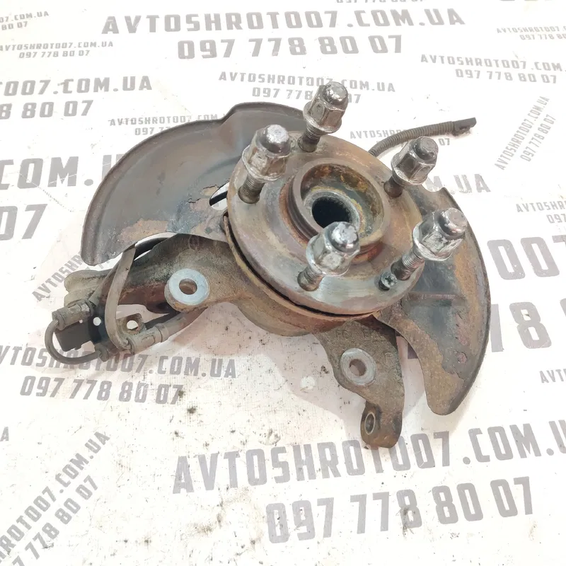 Цапфа передня права Hyundai Elantra 4 (06-11) 1.6 бенз