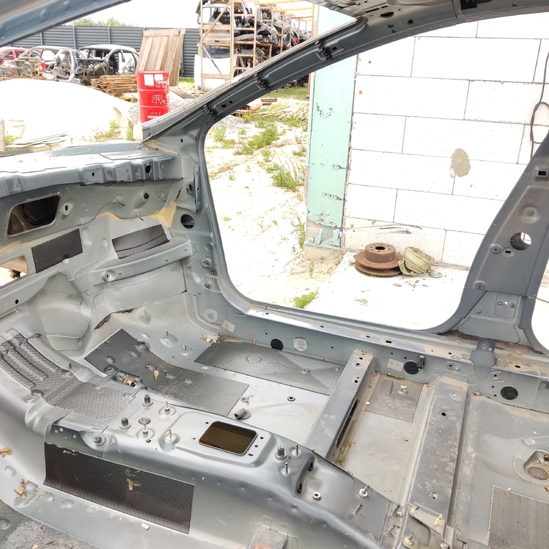 Четверть передня права Peugeot 407 (04-11) 2.0D