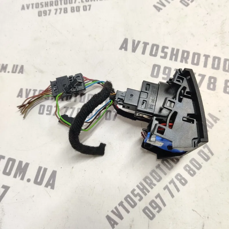 Кнопка аварійки BMW 328 F30 (11-19) 2.0 N20 OEM 921855215
