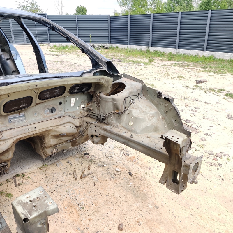 Четверть передня ліва Peugeot 407 (04-11) 2.0 дизель