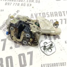 Замок дверей пер. лівий Nissan X-Trail T30 01-07 2.5 бенз