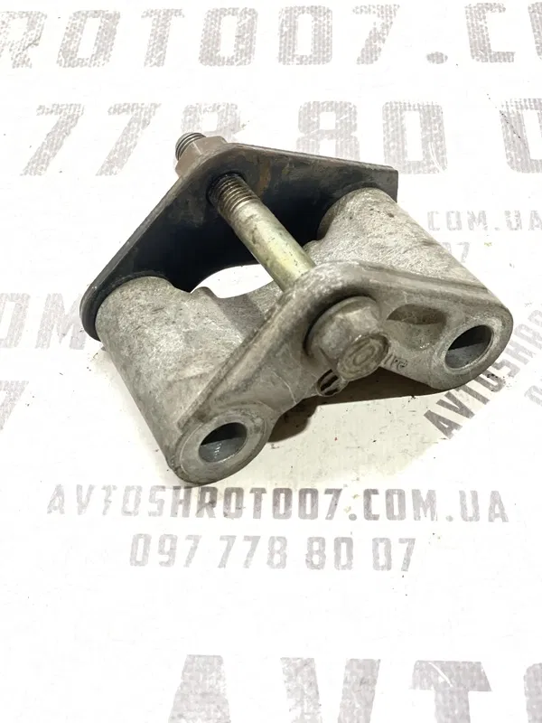 Кронштейн Mazda 6 GY (02-07) 2.0 Бензин