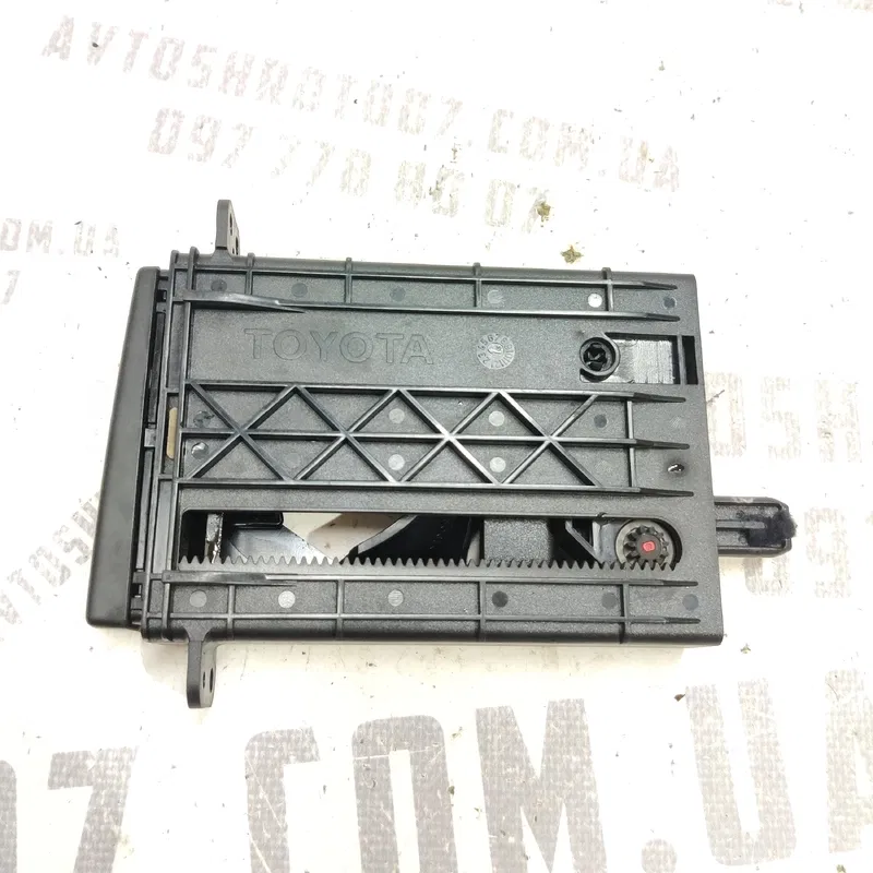 Підстаканник Toyota Avensis T25 (03-08) 2.0 Дизель