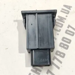 Кнопка лючка бака Toyota Avensis T25 (03-08) 2.0 Дизель фото 2