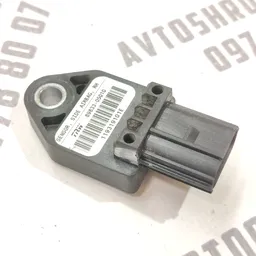 Датчик удару задній правий Toyota Avensis T25 (03-08) 2.0D