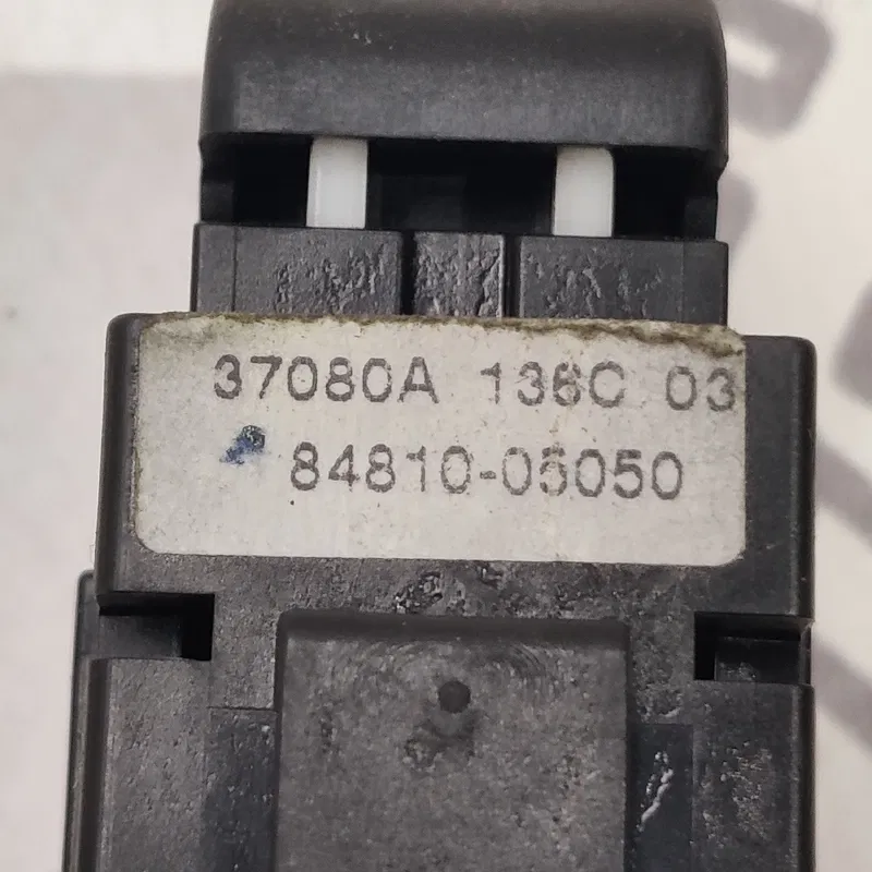 Кнопка склопідіймача Toyota Avensis T25 (03-09) 2.0 дизель