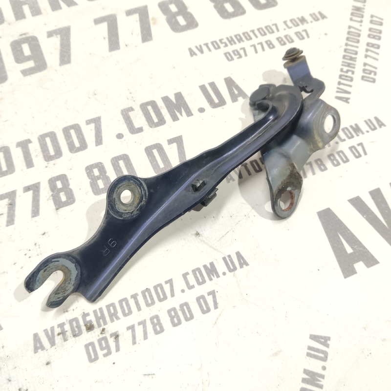 Петля капоту права Mazda 6 GY (02-08) 2.0 Бензин