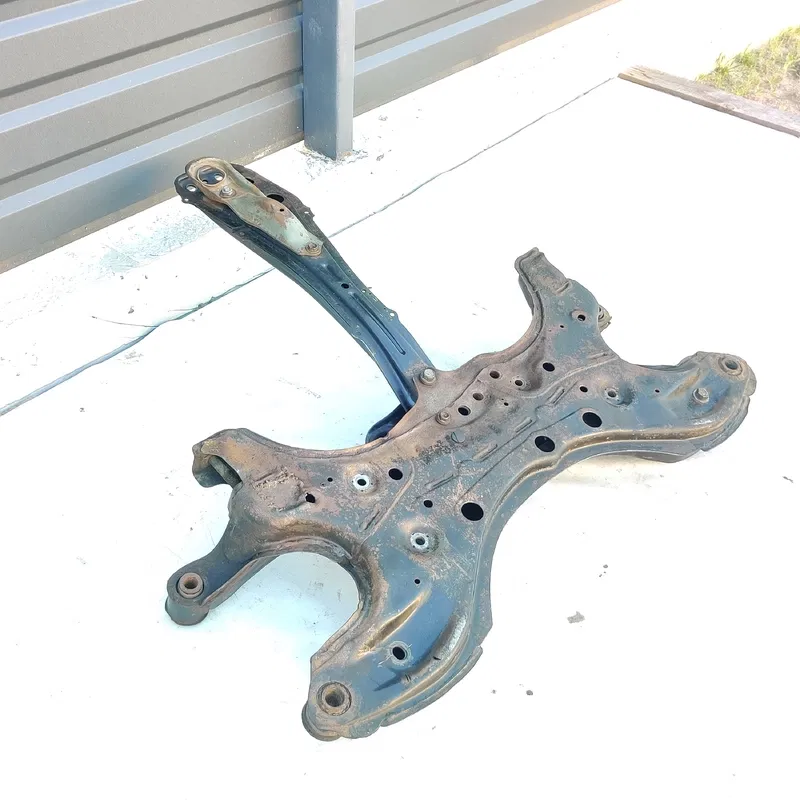 Підрамник передній Toyota Avensis T25 (03-09) 2.0D