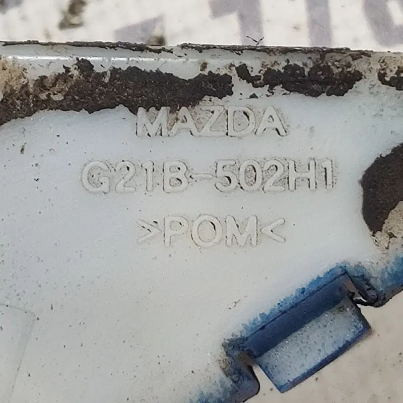 Кронштейн бампера задній правий Mazda 6 GY (02-07) 2.0 бенз