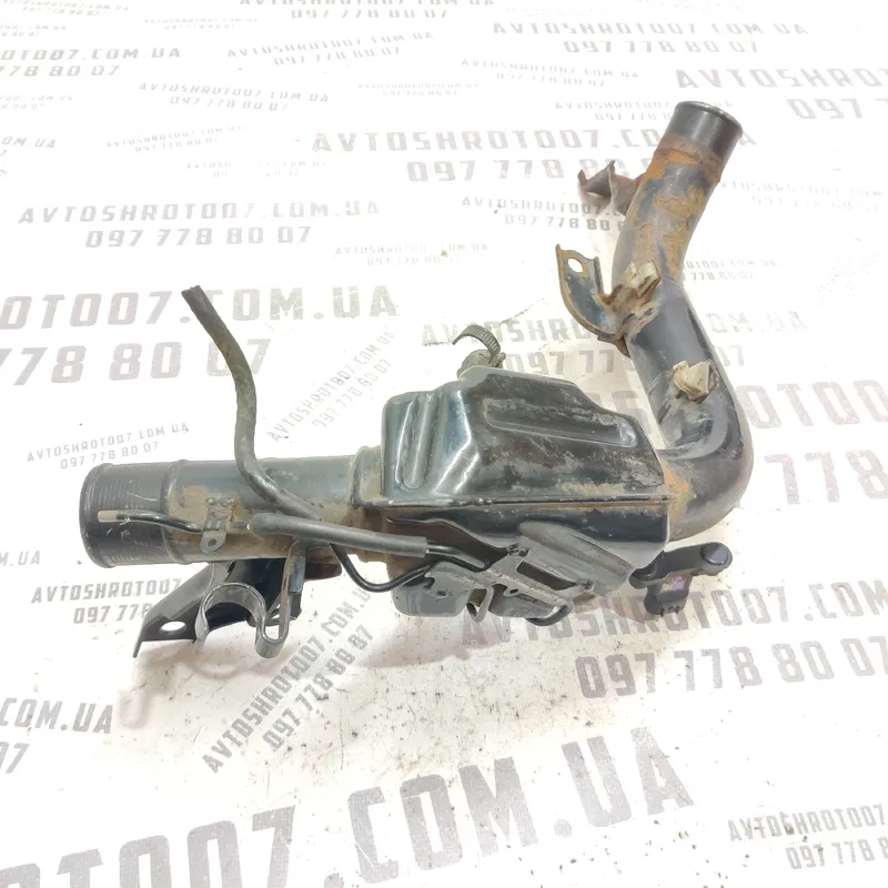 Патрубок інтеркулера Toyota Avensis (03-08) 2.0D 1736127070