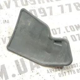 Накладка Toyota Avensis T25 (03-08) 2.0D задня права нижня