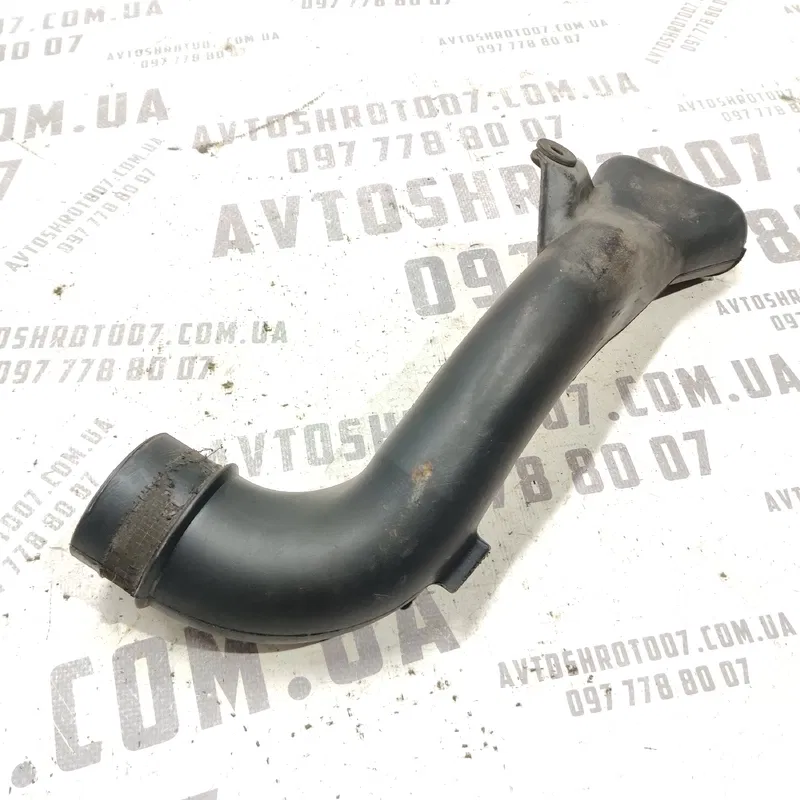 Патрубок повітряний Toyota Avensis T25 (03-08) 2.0 Дизель