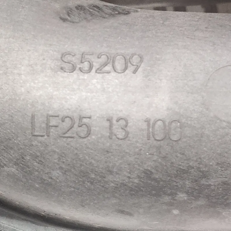 Впускний колектор Mazda 6 GY (02-07) 2.0 Бензин