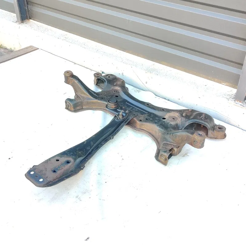 Підрамник передній Toyota Avensis T25 (03-09) 2.0D