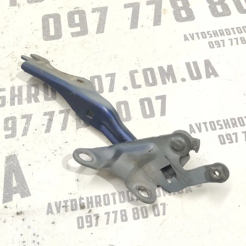 Петля капоту ліва Mazda 6 GY (02-07) 2.0 бензин