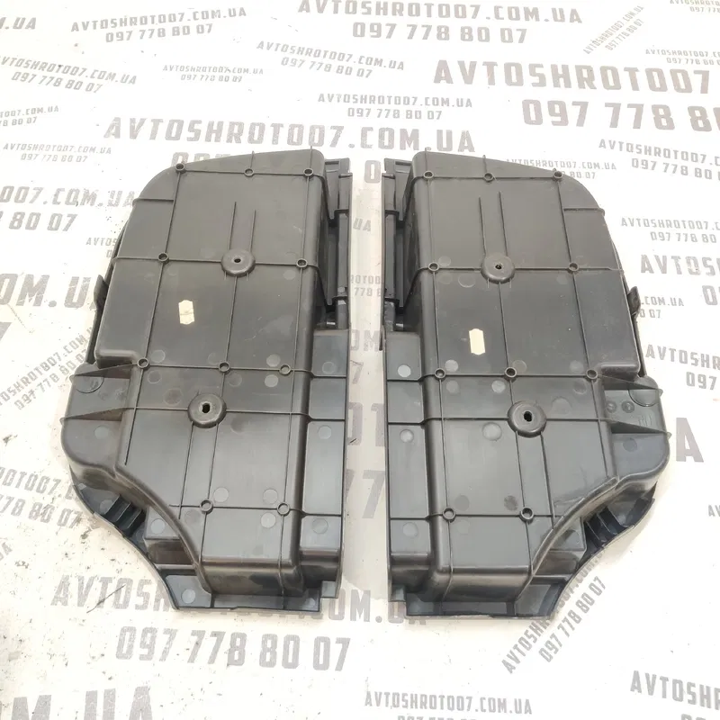 Пластик багажника Toyota Avensis T25 (03-08) 2.0D задній