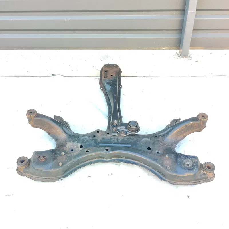 Підрамник передній Toyota Avensis T25 (03-09) 2.0D