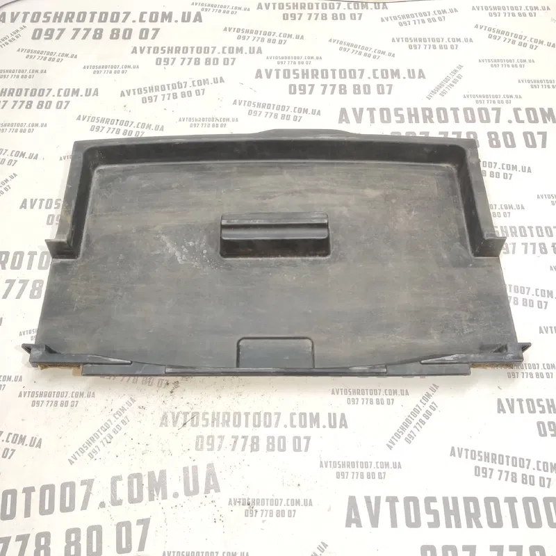 Пластик багажника Toyota Avensis T25 (03-08) 2.0D