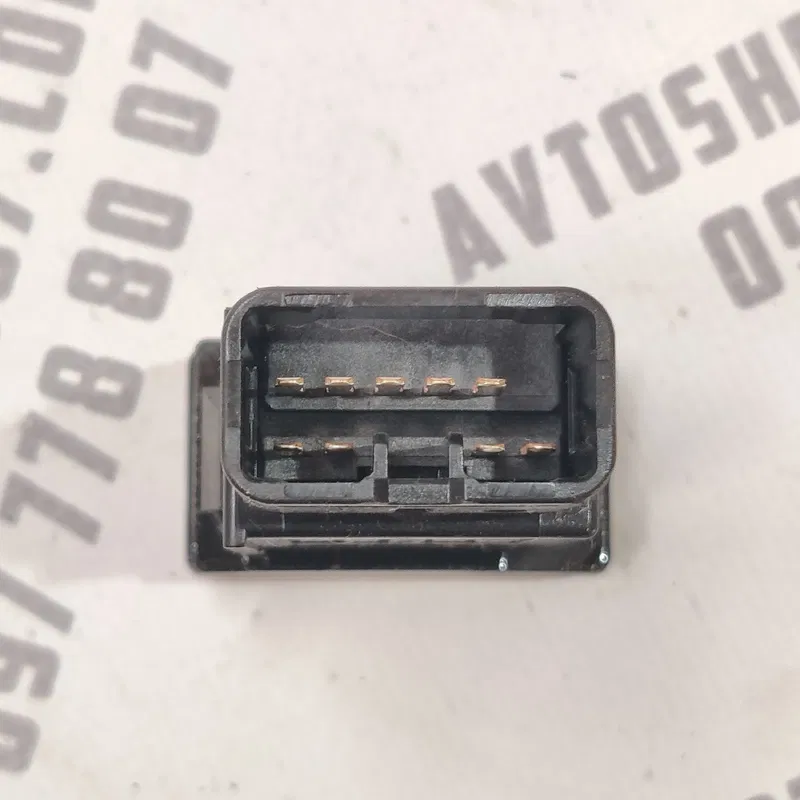 Кнопка аварійки Toyota Avensis T25 (03-08) 2.0 Дизель