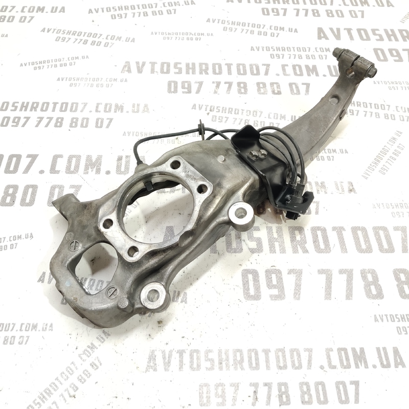 Поворотний кулак передній правий Infiniti Q50 (13-24) 3.0