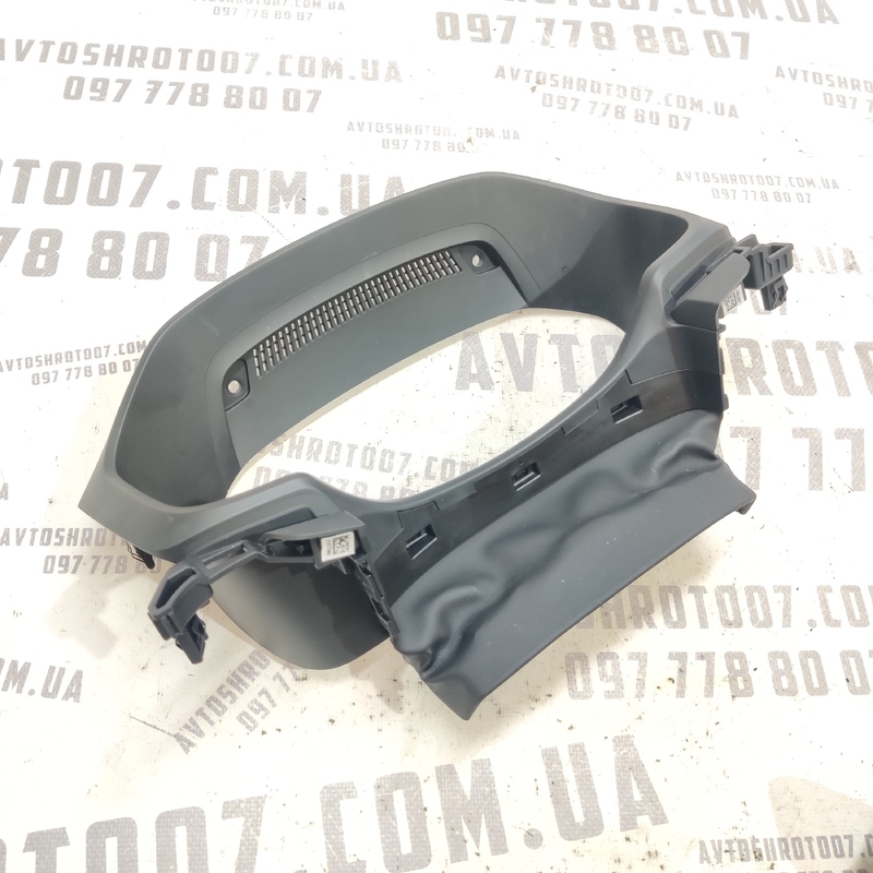 Накладка салону Volvo S60 III (19-) 2.0Б OEM 31467501