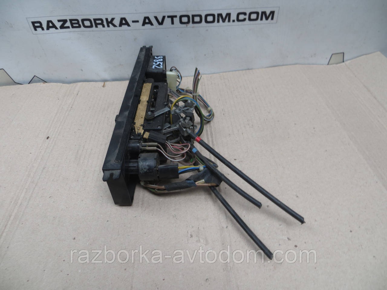 Блок керування пічкою BMW 5 E28 (81-87) E286411