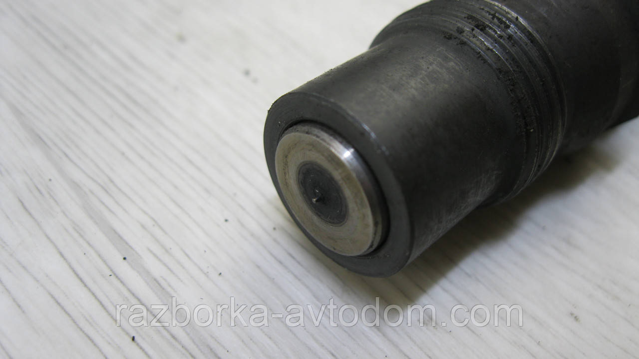 Форсунка дизельна Volvo 740, 760, 940, 960, VW Transporter T3, LT 28-35, LT 40-55 1.6/1.7/2.4D OE: 068130201C фото 2