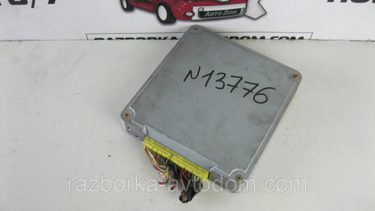 Електронний блок керування двигуном (ЕБУ) мізки Mazda 323 (BG) 1.3 89-91г.(B383) OE:B38318881C