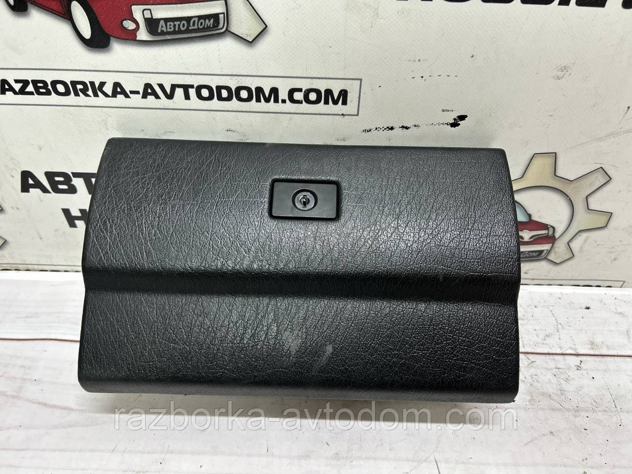 Кришка бардачка VW Transporter T4 (Transporter/Multivan/Caravelle), OE: 1L0857131A фото 2