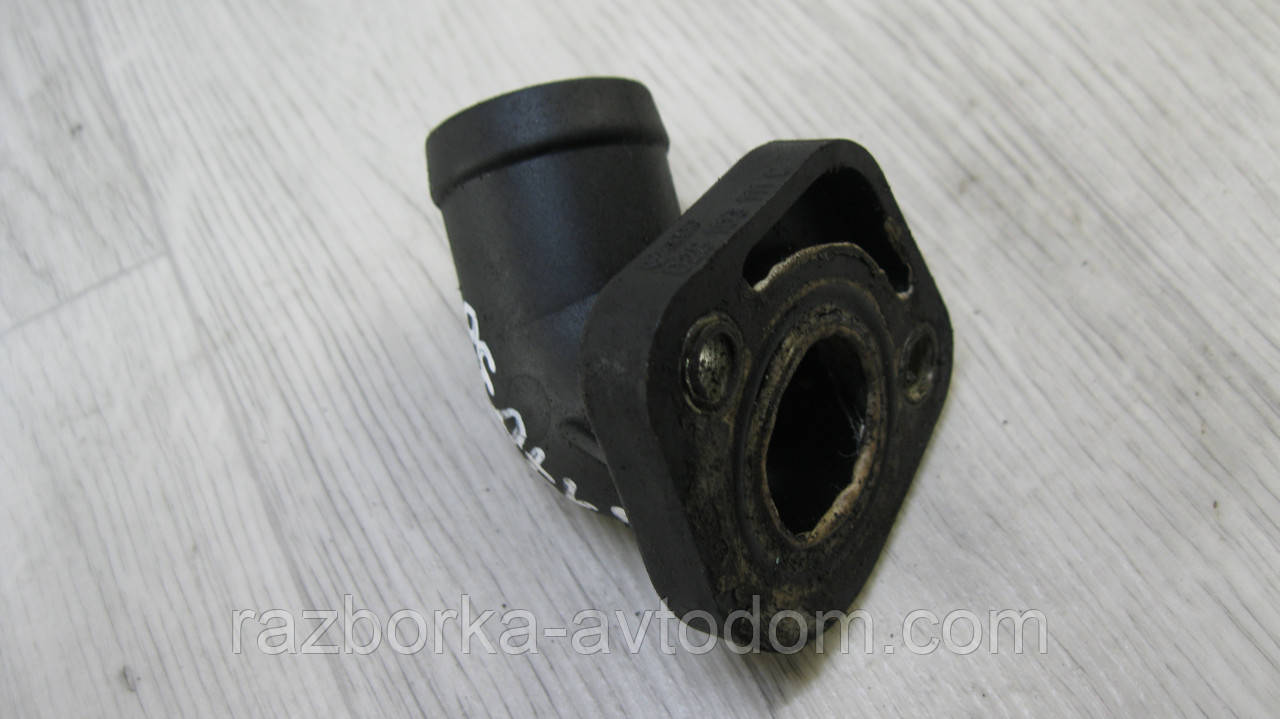 Фланець системи охолодження VW T4 (1990-2003) OE: 028103111C