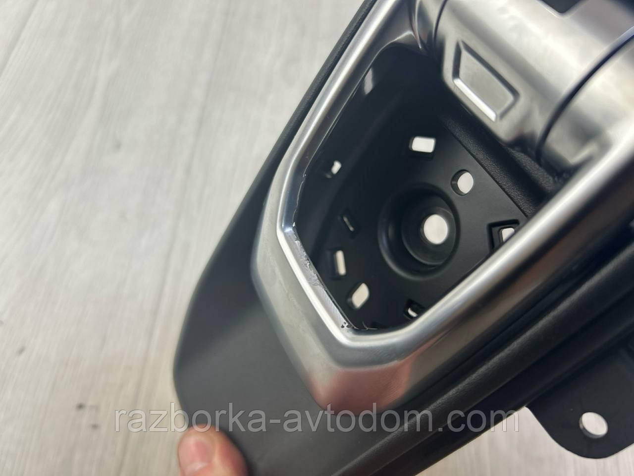 Ручка внутрішня передньої правої двері Jeep Frangler jl (18-24) OE:68282334ad Дефект: нікльованої частини