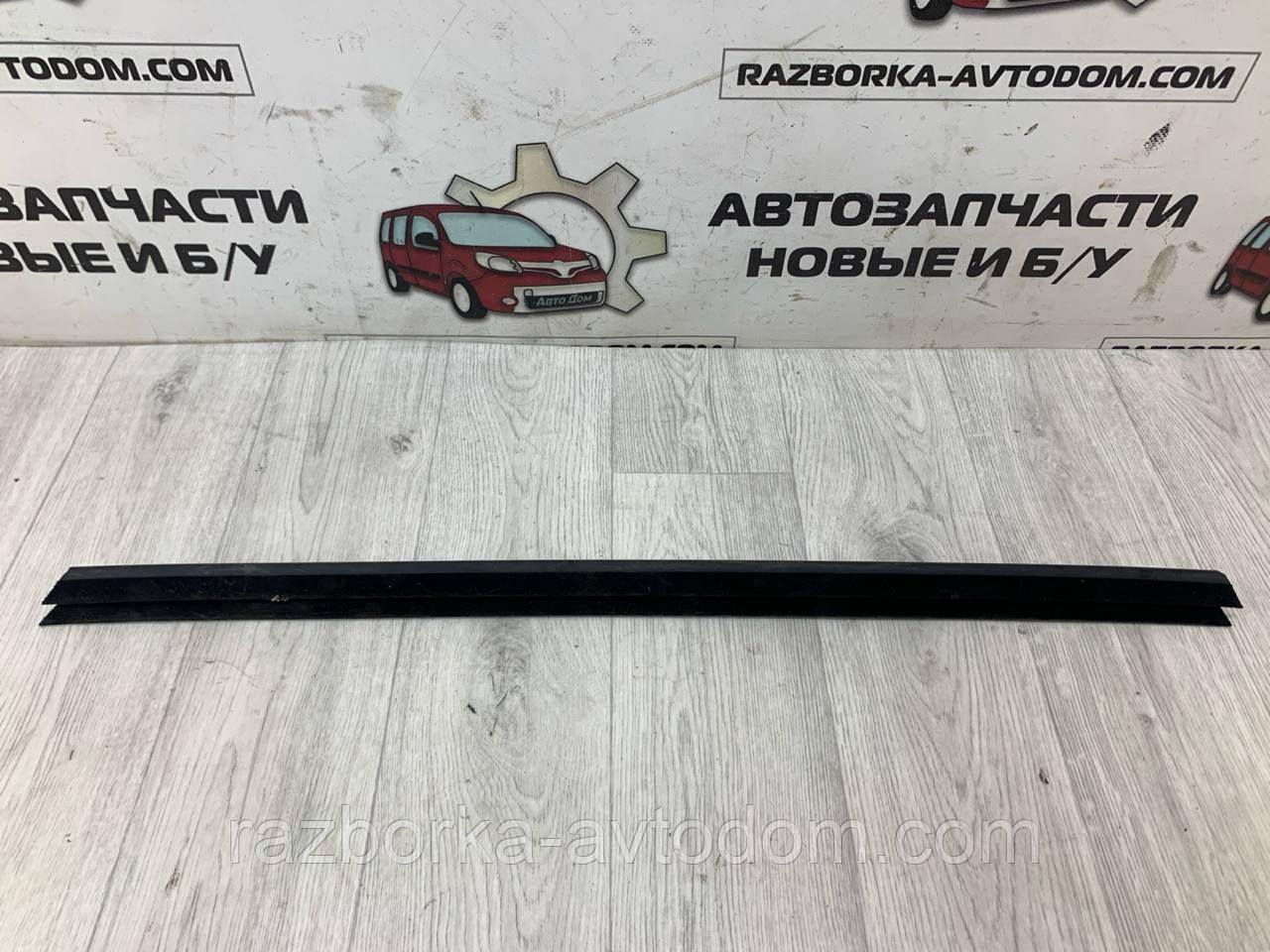 Молдинг/Ущільнювач скла дверей задньої лівої (універсал) Ford Mondeo (07-14)