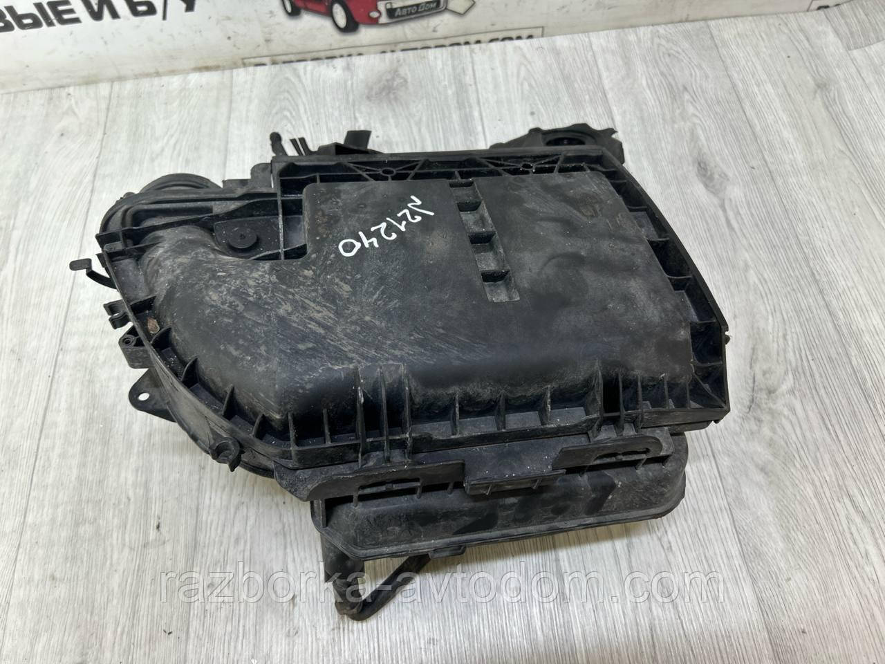 Корпус повітряного фільтра 1.4 HDi (8HR), 1.6 HDi (9H06) Peugeot 308 (07-), 308, 508, 508, Citroen C4 OE:967306108 Дефект