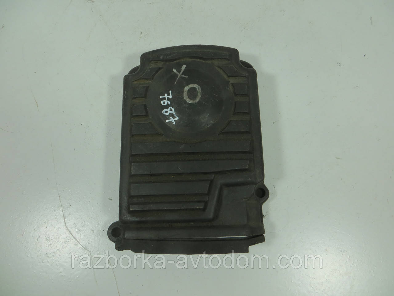Захист ременя ГРМ верхня NISSAN SUNNY / WINGROAD Y10 (1990-1999) ОЕ: 1356357J0