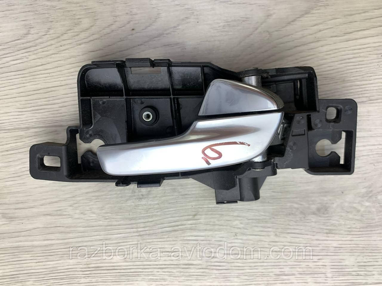 Ручка дверей внутрішня передня права Ford Mondeo (07-14) OE: 7S71A22600