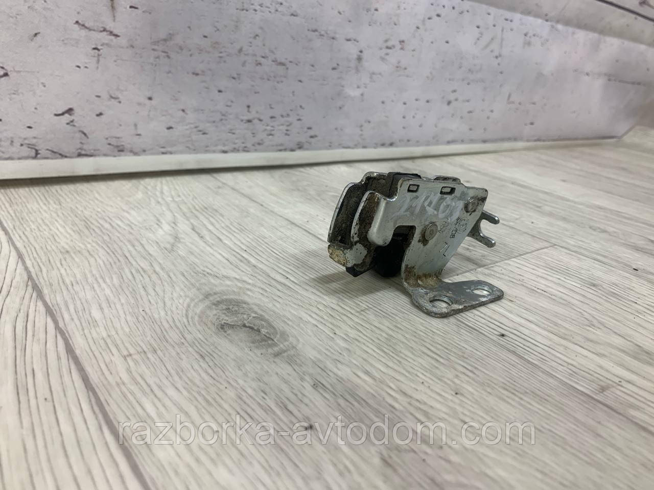 Замок верхній дверцят задньої правої Fiat Ducato (06-), Boxer (06-), Jumper (06-) ОЕ: 1379726080