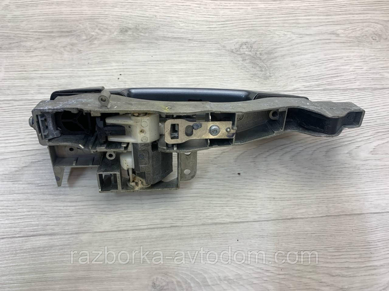 Ручка зовнішні двері передньої правої Peugeot 407 (04-11) OE: 9682508080