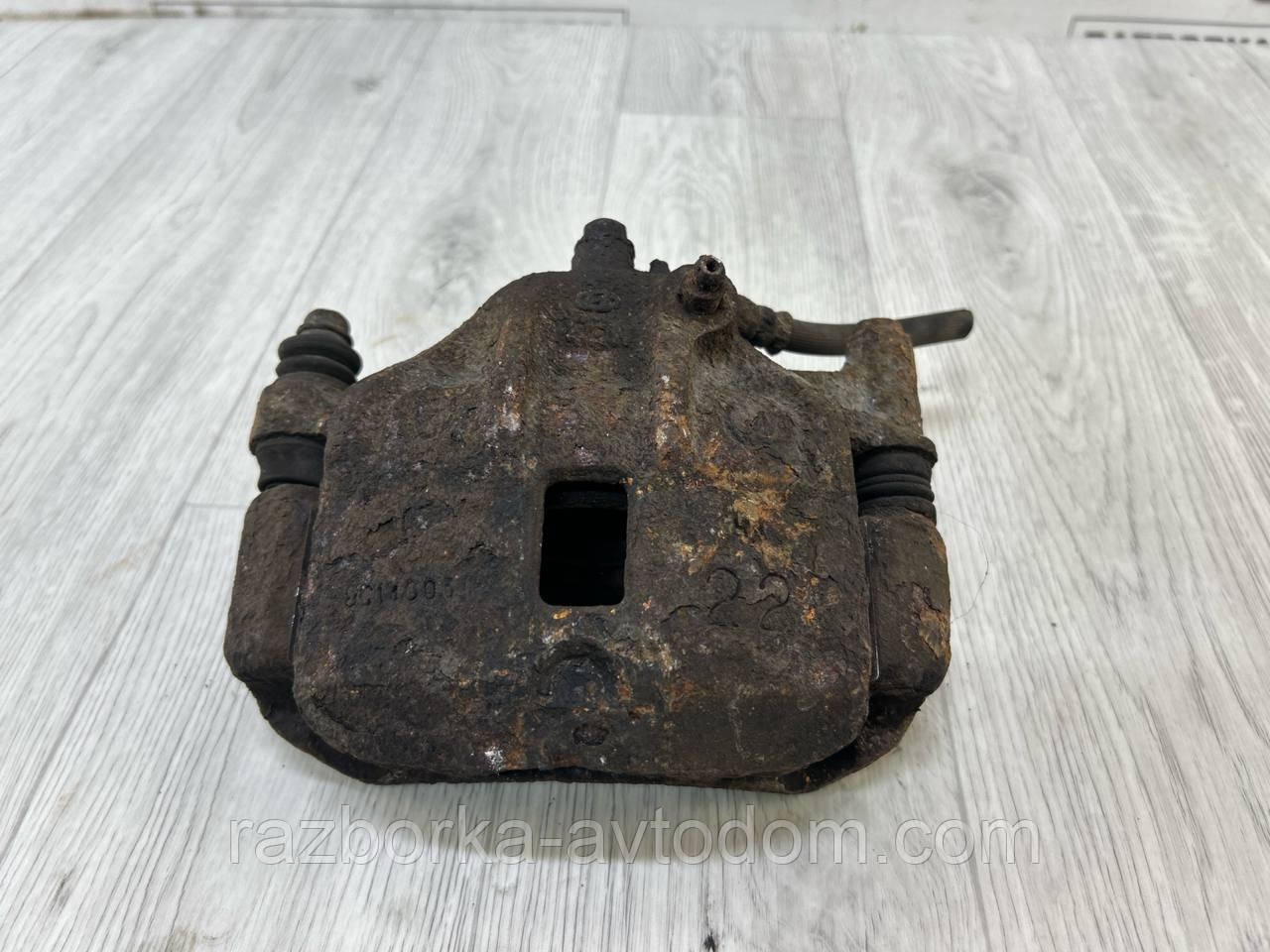 Суппорт передній лівий Hyundai Getz (02-10) OE:5818025A00