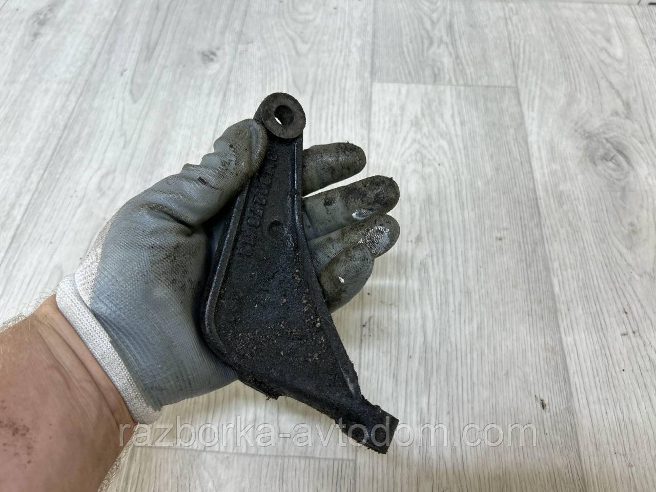 Кронштейн КПП лівий Opel Omega B (93-99) OE:90278413