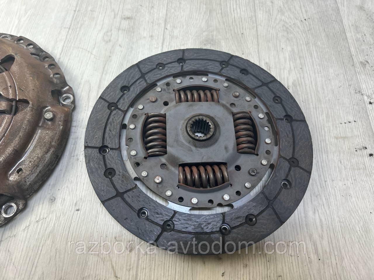 Комплект зчеплення (кошик, диск) 1.6HDI (240 мм) Citroen Berlingo (03-), XSARA PICASSO, C4, OE:624321821