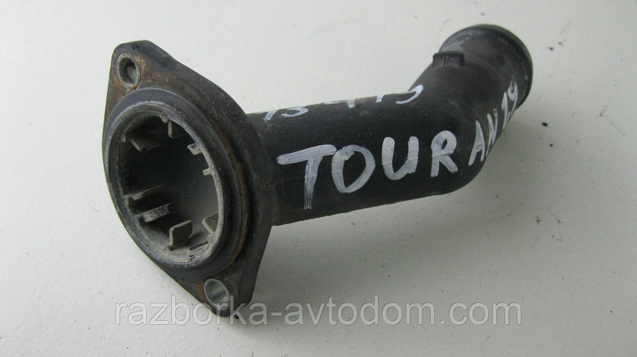 Кришка термостата VW Touran (03-10) 1,9 TDI OE:06A121121C