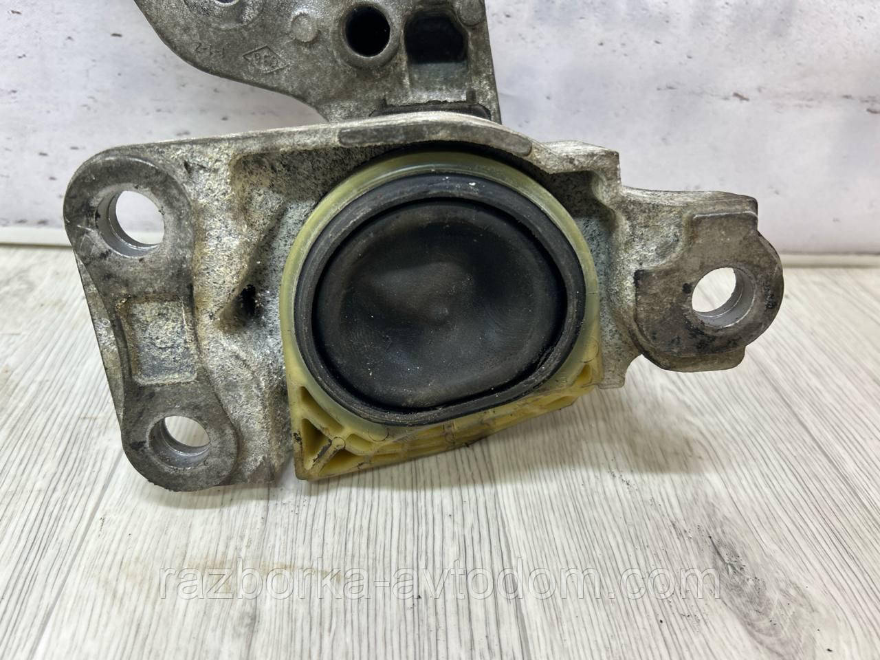 Подушка двигуна права 1.6TDCI Renault Scenic 3, Grand Scenic 3, Megane 3 OE:112841371R