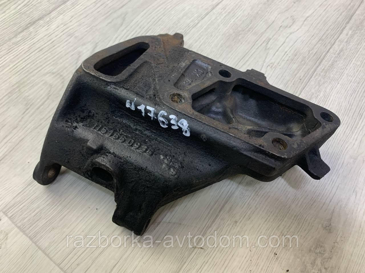 Кронштейн генератора Mercedes W123 (1975-1985) OE: A1151550935