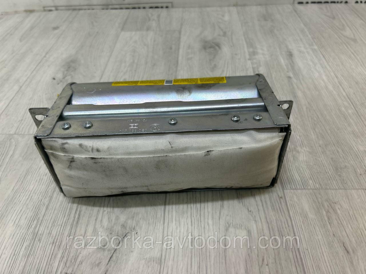 Подушка безпеки (Airbag) у торпедо VW Passat B5 (96-05), Skoda Superb 1 (01-08) OE: 3B0880204H